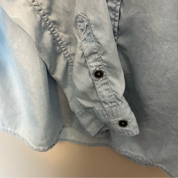 SO Perfect shirt lightweight denim like shirt button front pocket  button cuff - Picture 6 of 9